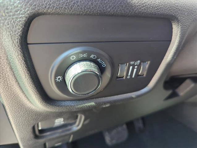 New 2025 Jeep Grand Cherokee Altitude image 17