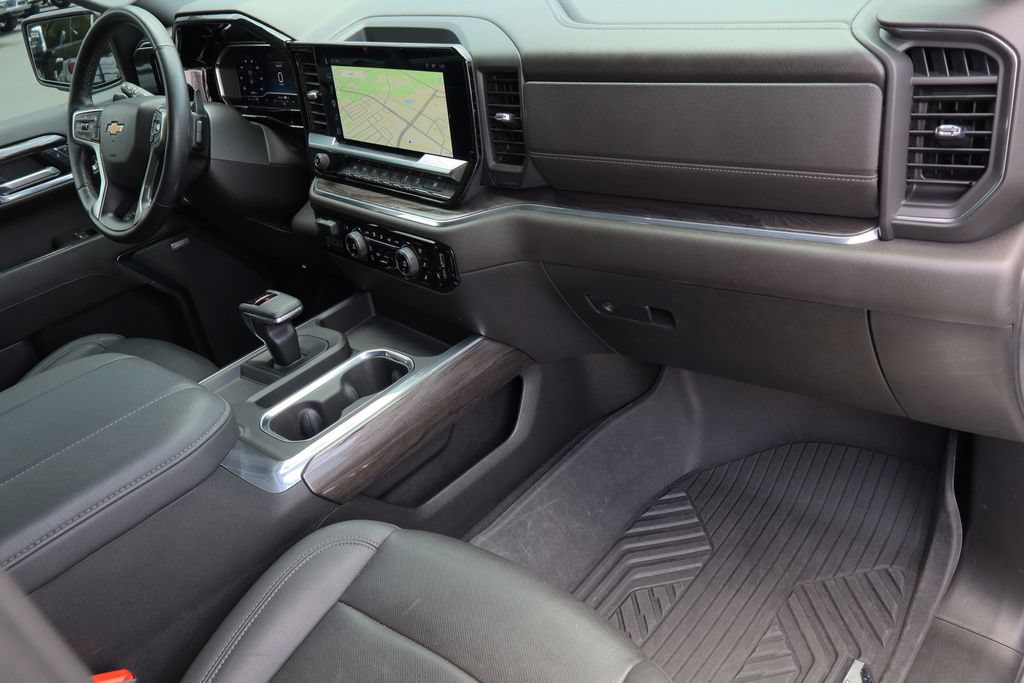 Certified 2023 Chevrolet Silverado 1500 LTZ w/ LTZ Premium Package AWD/4WD image 32