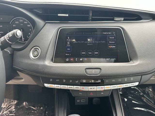 Certified 2022 Cadillac XT4 Luxury w/ Driver Awareness Package FWD image 23