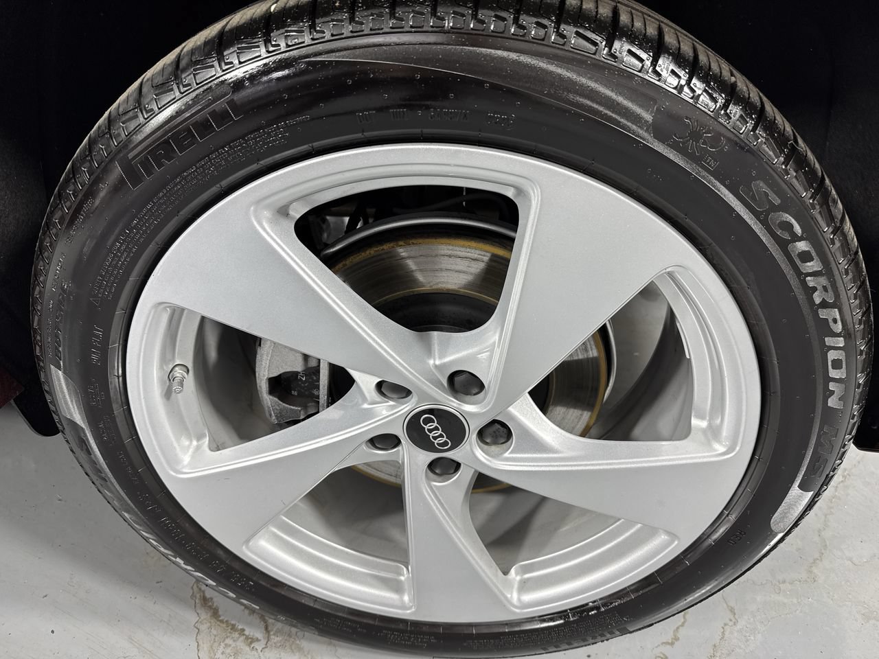 Used 2025 Audi Q5 Premium Plus w/ Premium Plus AWD/4WD image 3