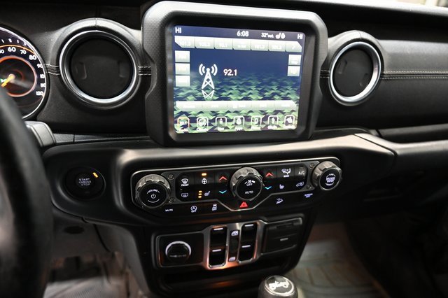 Used 2018 Jeep Wrangler Unlimited Sahara image 14