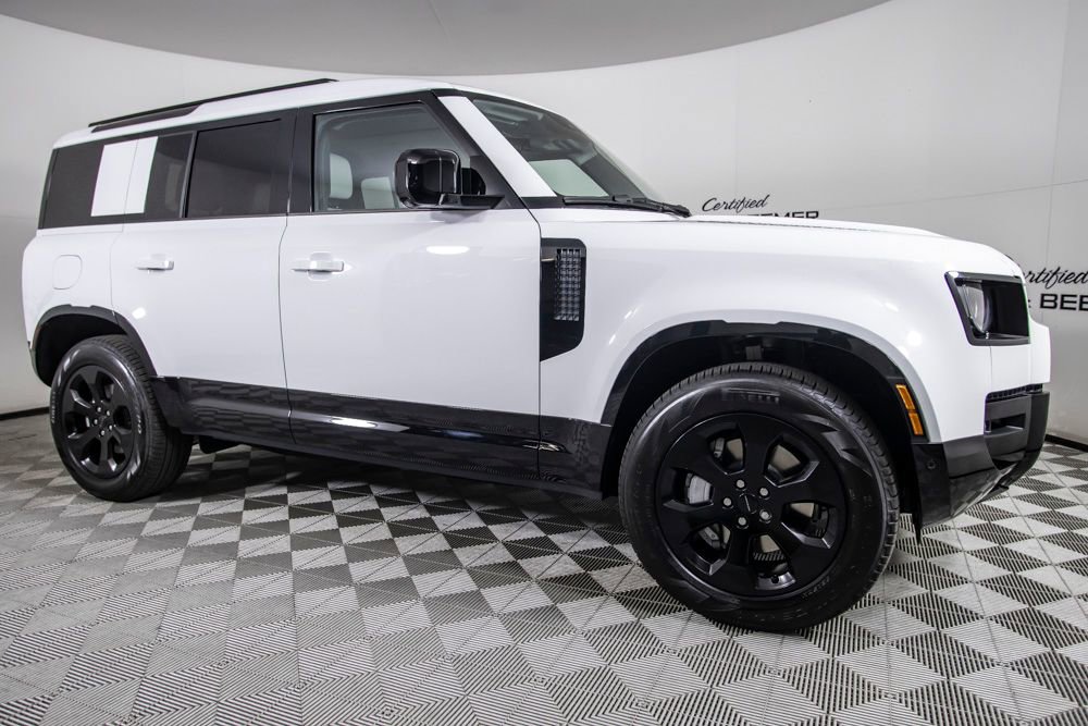 Used 2026 Land Rover Defender 110 X-Dynamic SE image 3