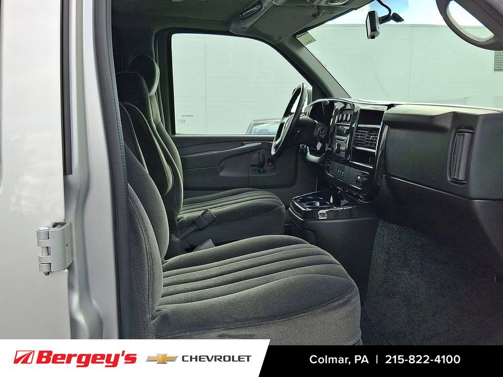 Used 2014 Chevrolet Express 1500 image 26