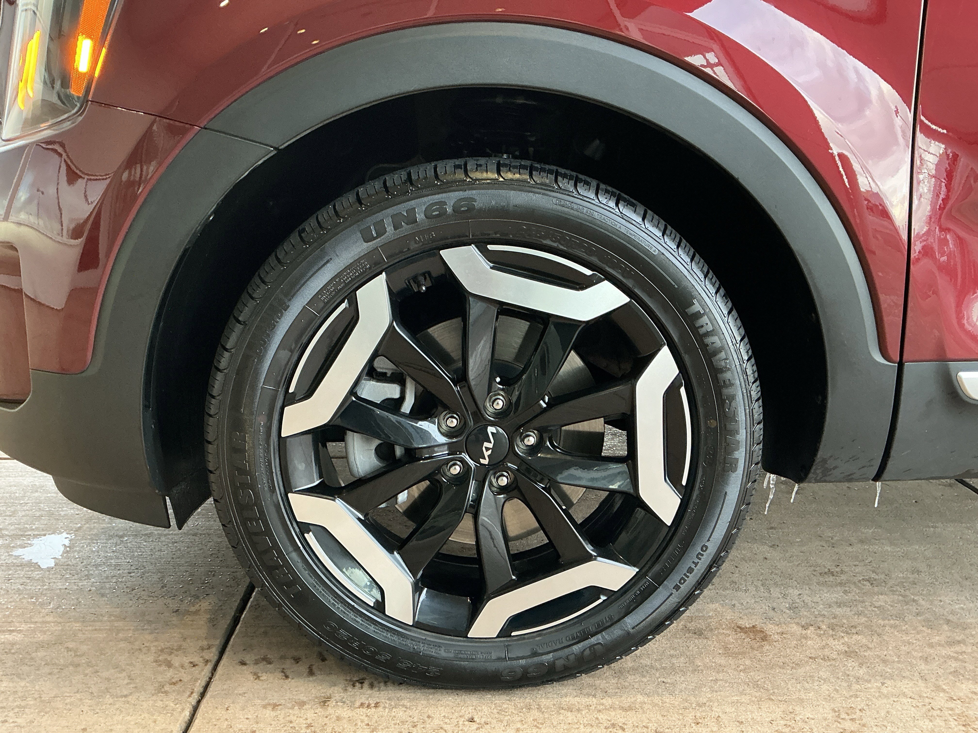 Used 2024 Kia Telluride EX w/ EX Captain's Chair Package image 26