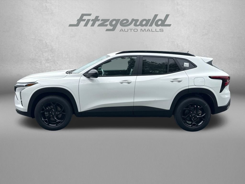 New 2026 Chevrolet Trax LT w/ Driver Confidence Package FWD image 3