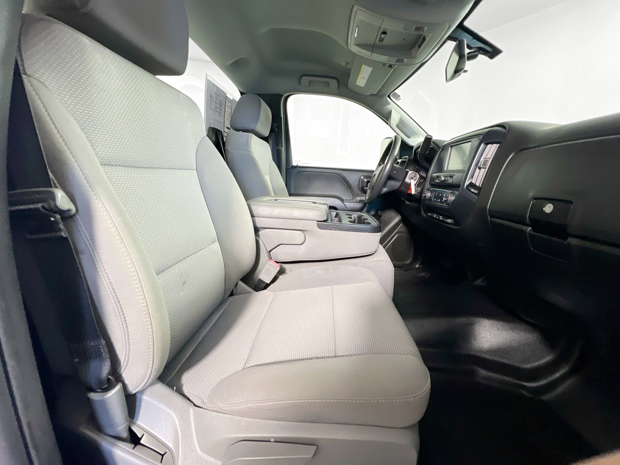 Used 2018 Chevrolet Silverado 2500 W/T image 28