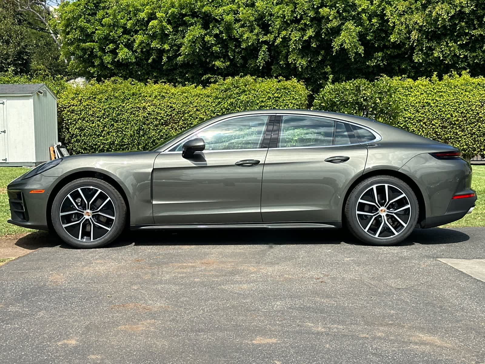 New 2026 Porsche Panamera RWD image 2