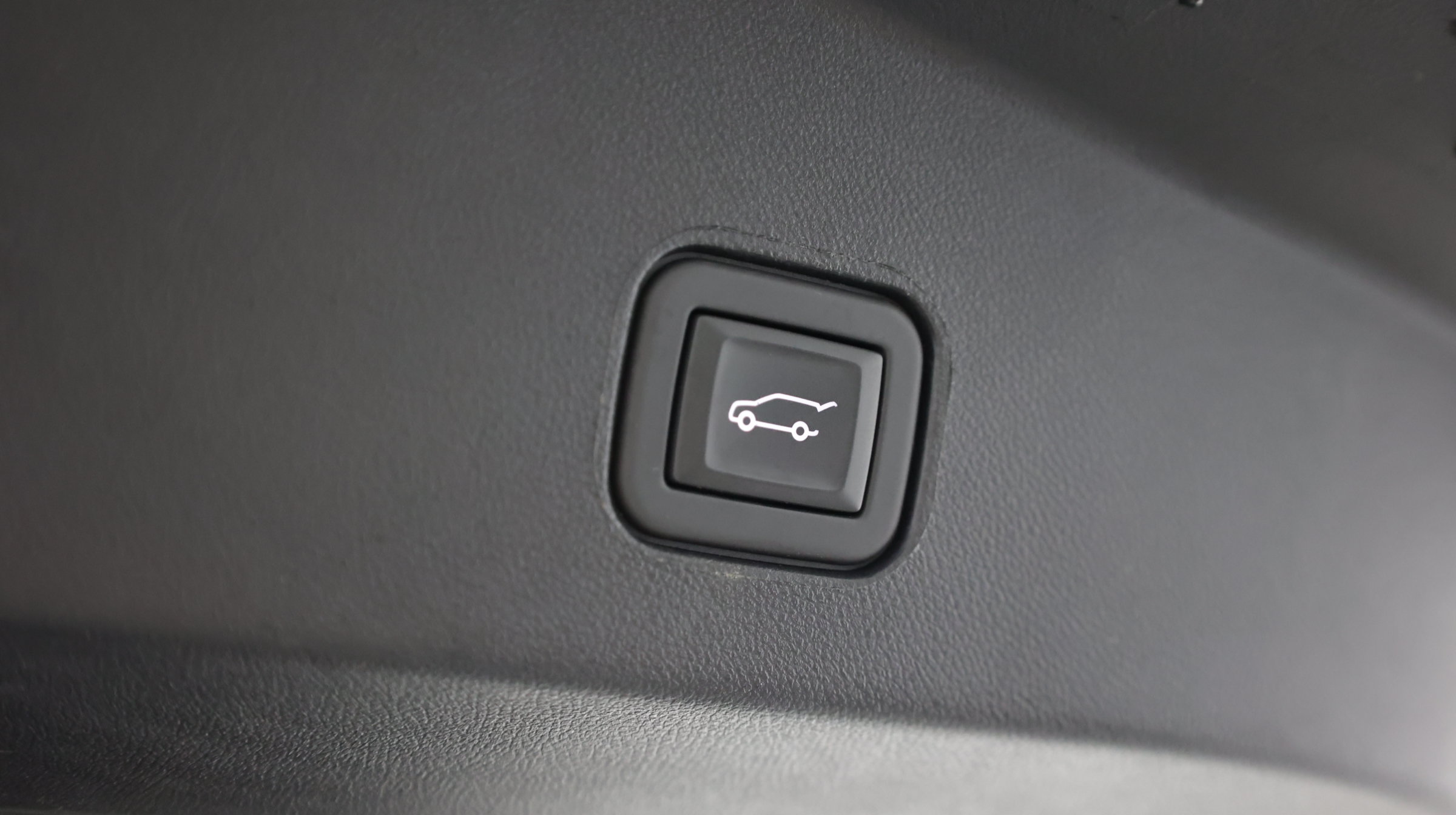 Used 2024 Cadillac Lyriq Tech RWD image 33
