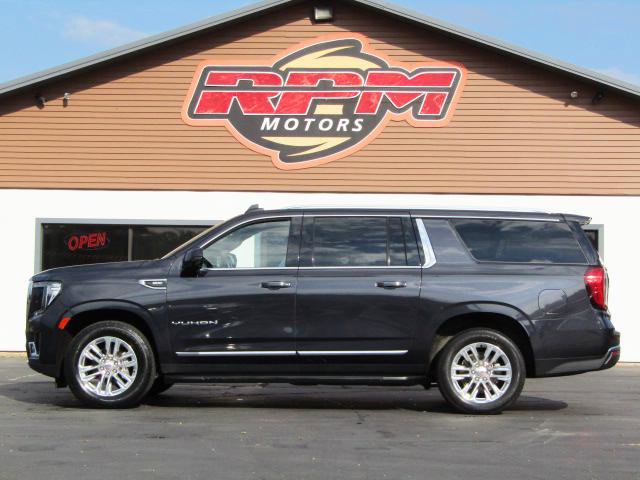 Used 2023 GMC Yukon XL SLT w/ SLT Luxury Package AWD/4WD image 4