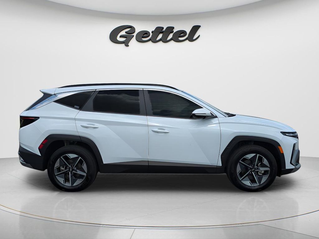 Certified 2025 Hyundai Tucson SEL image 3