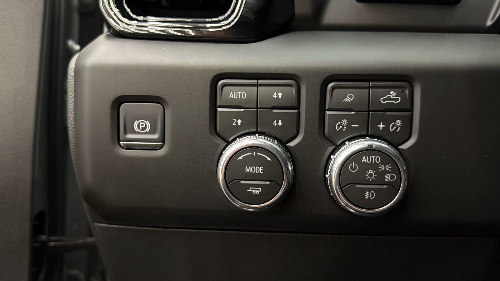 Used 2026 GMC Sierra 1500 AT4 w/ AT4 Premium Package AWD/4WD image 31