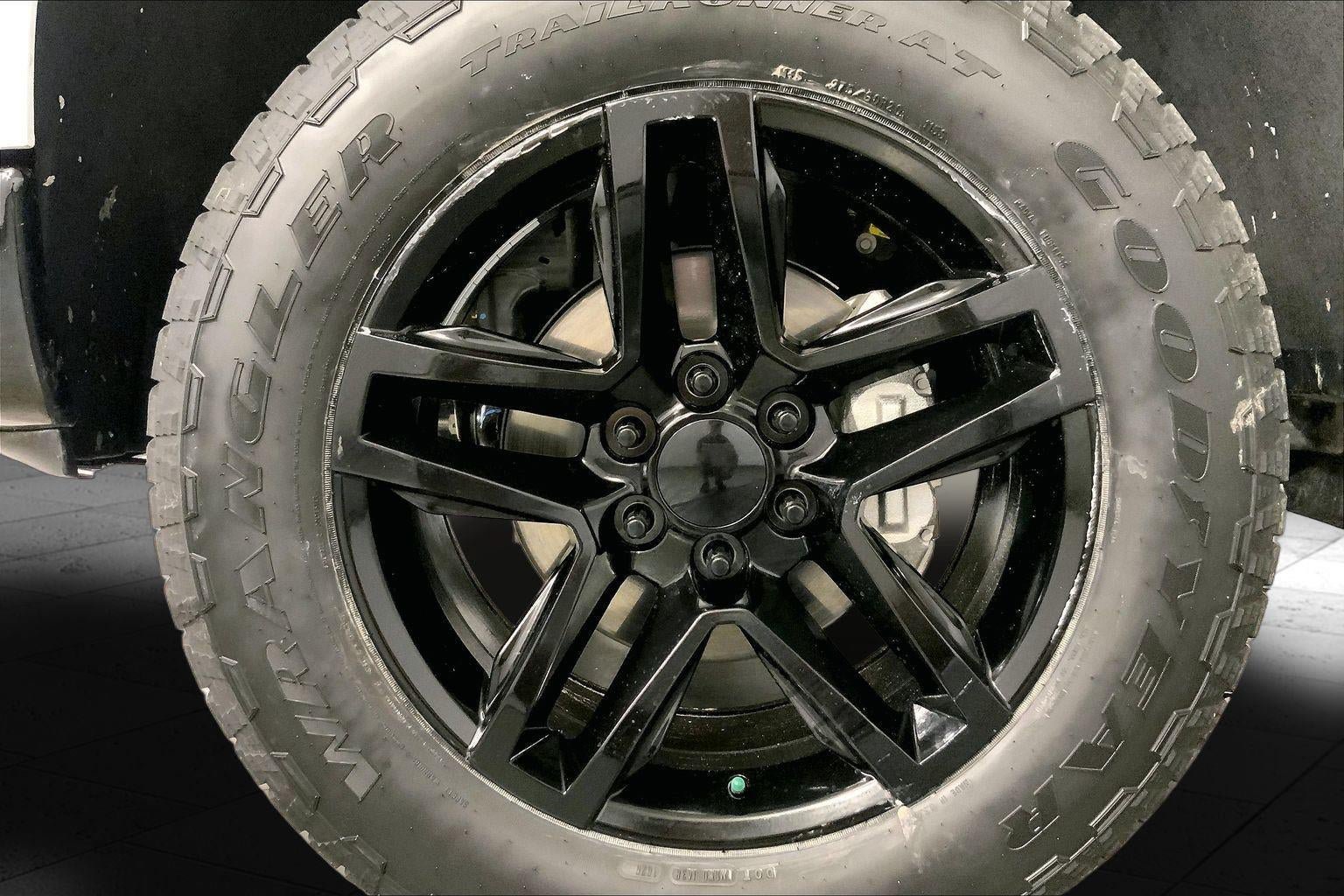 Used 2026 Chevrolet Silverado 1500 LT Trail Boss w/ LT Trail Boss Premium Package AWD/4WD image 9