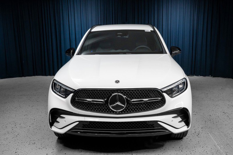 Certified 2026 Mercedes-Benz GLC 300 image 2