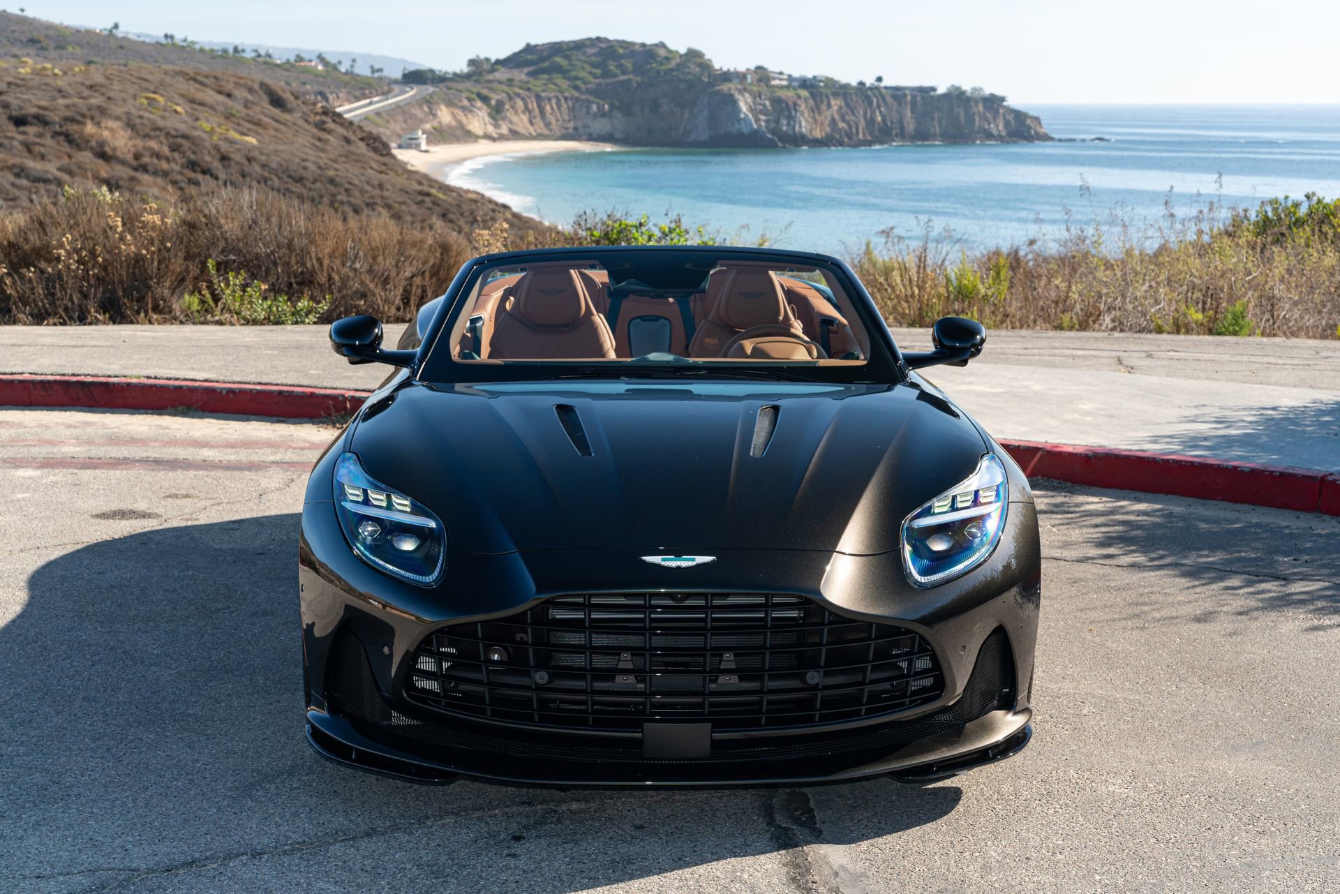 Used 2025 Aston Martin DB12 Convertible RWD image 6