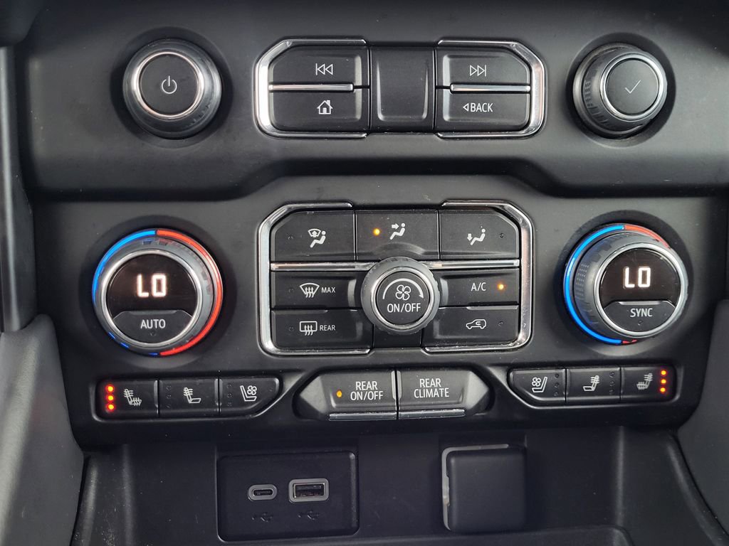 Used 2023 Chevrolet Suburban Premier image 10