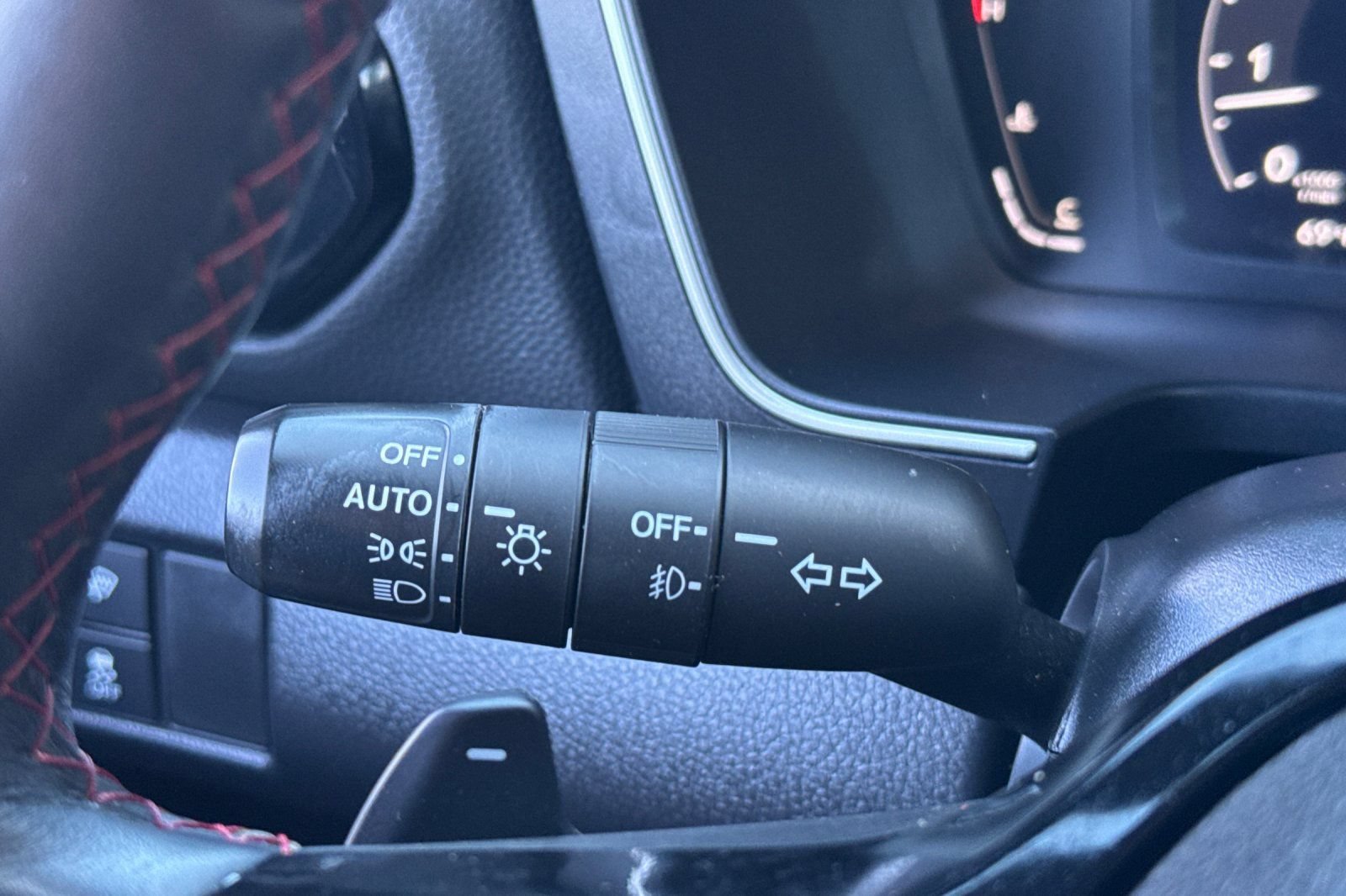 Used 2025 Honda Pilot Black Edition image 35