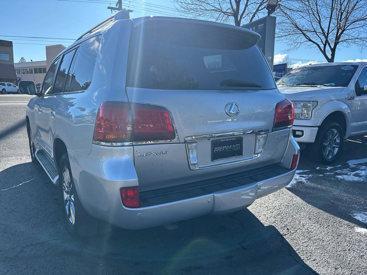 Used 2010 Lexus LX 570 4WD image 4