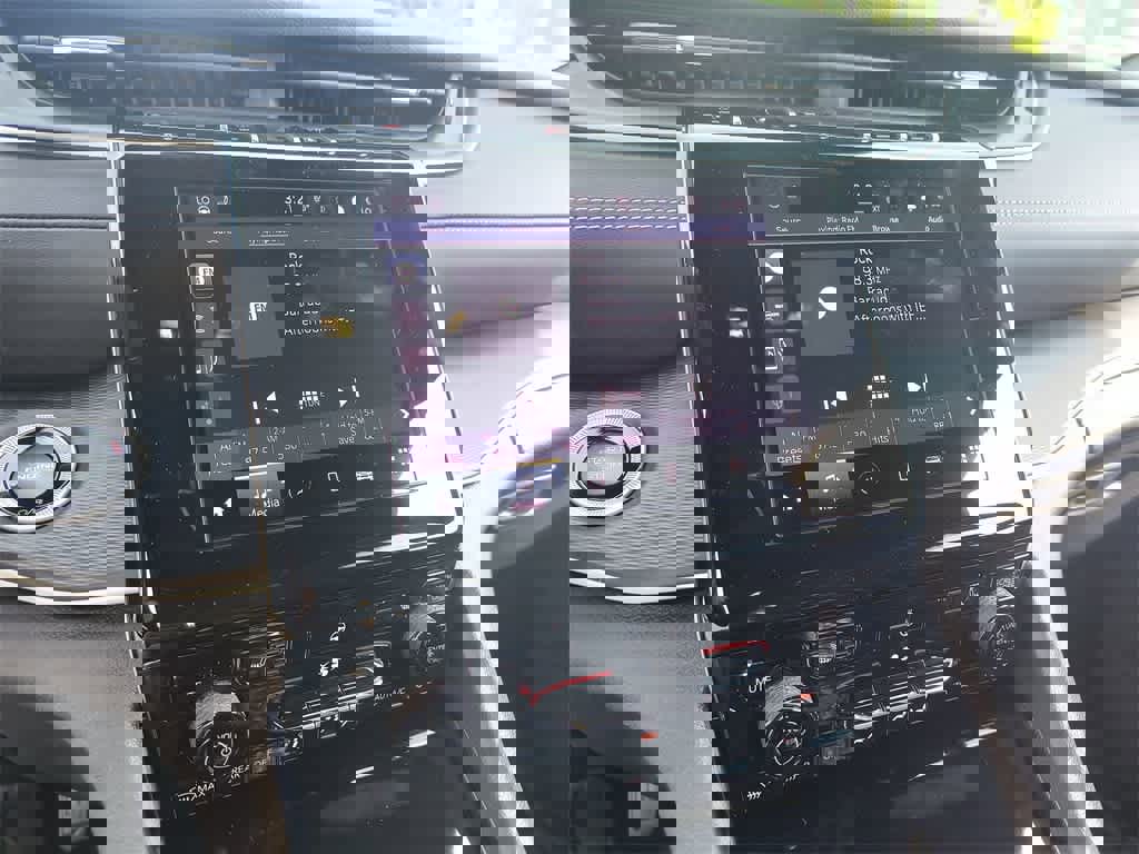 New 2025 Jeep Grand Cherokee Laredo X w/ Luxury Tech Group I image 16