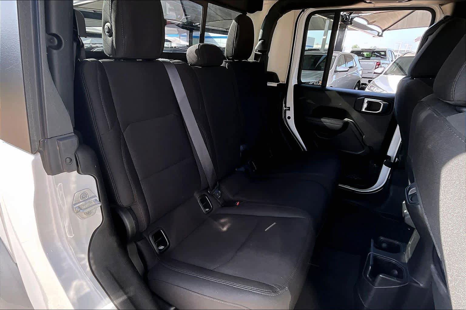 Used 2022 Jeep Gladiator Sport AWD/4WD image 18