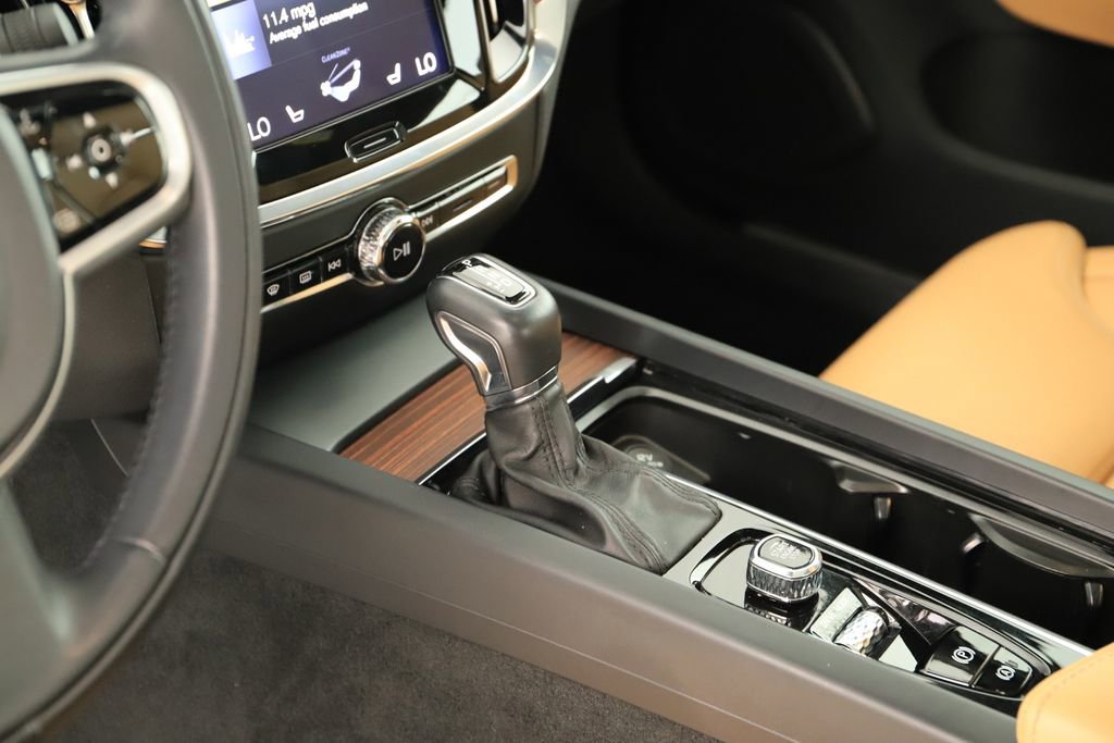 Used 2020 Volvo S60 T6 Inscription image 18