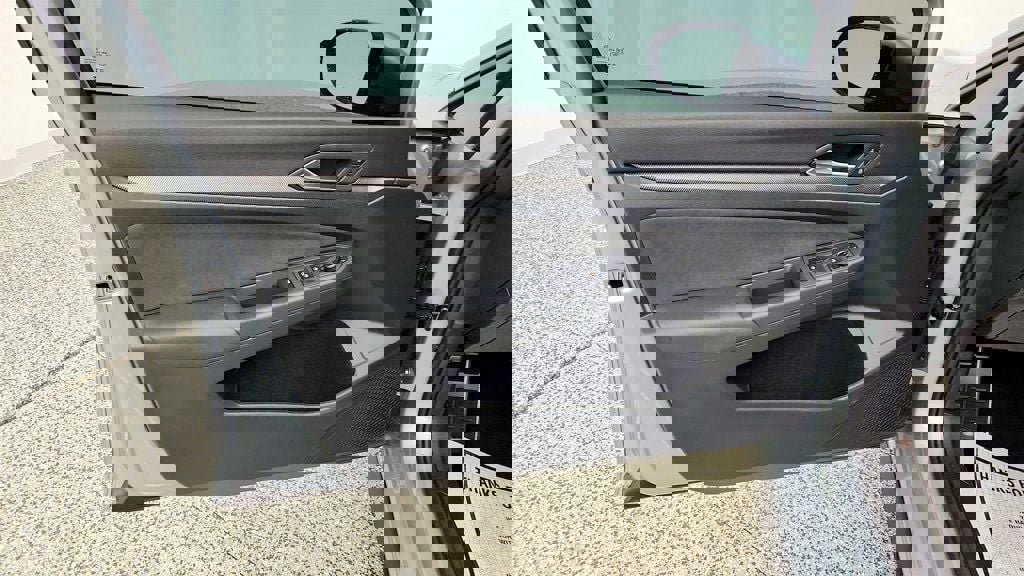 Used 2025 Volkswagen GTI S image 10