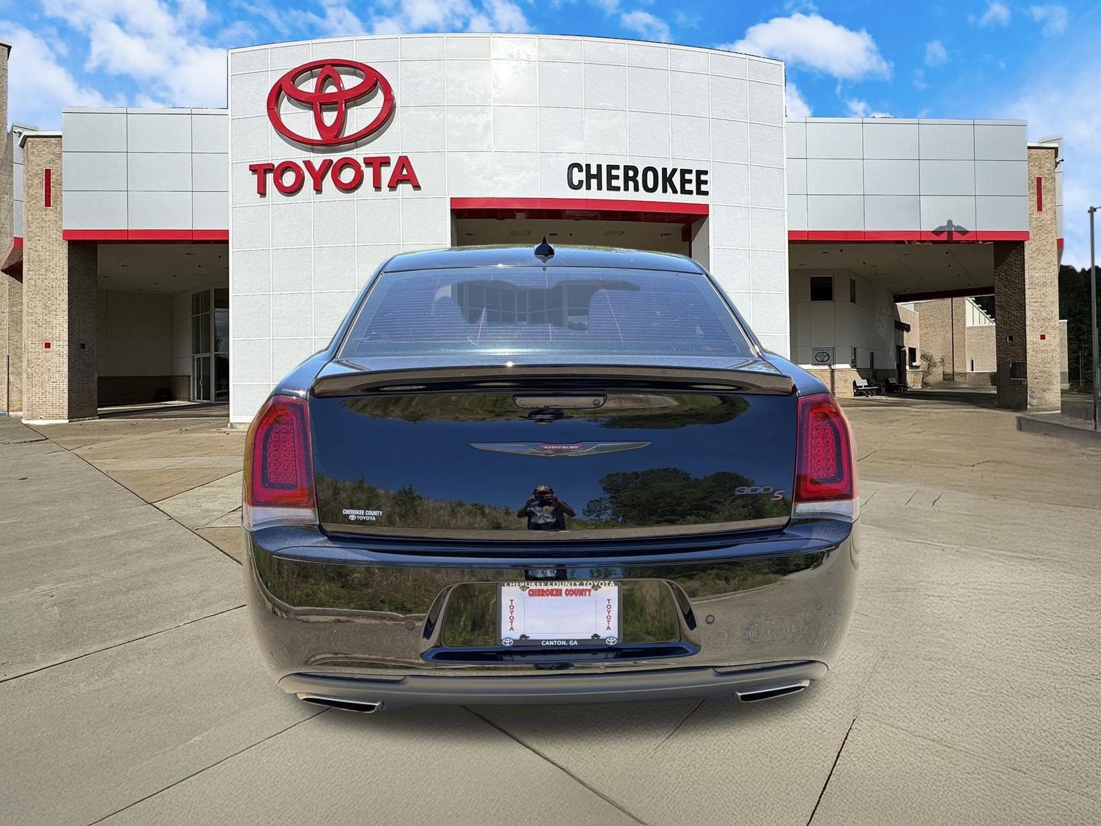 Used 2021 Chrysler 300 S w/ Comfort Group RWD image 6