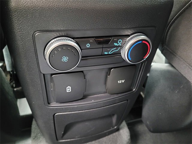 Used 2022 Ford Explorer XLT image 11