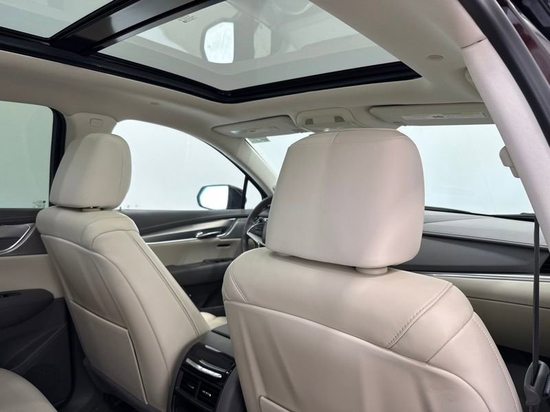 Used 2021 Cadillac XT5 Premium Luxury FWD image 12