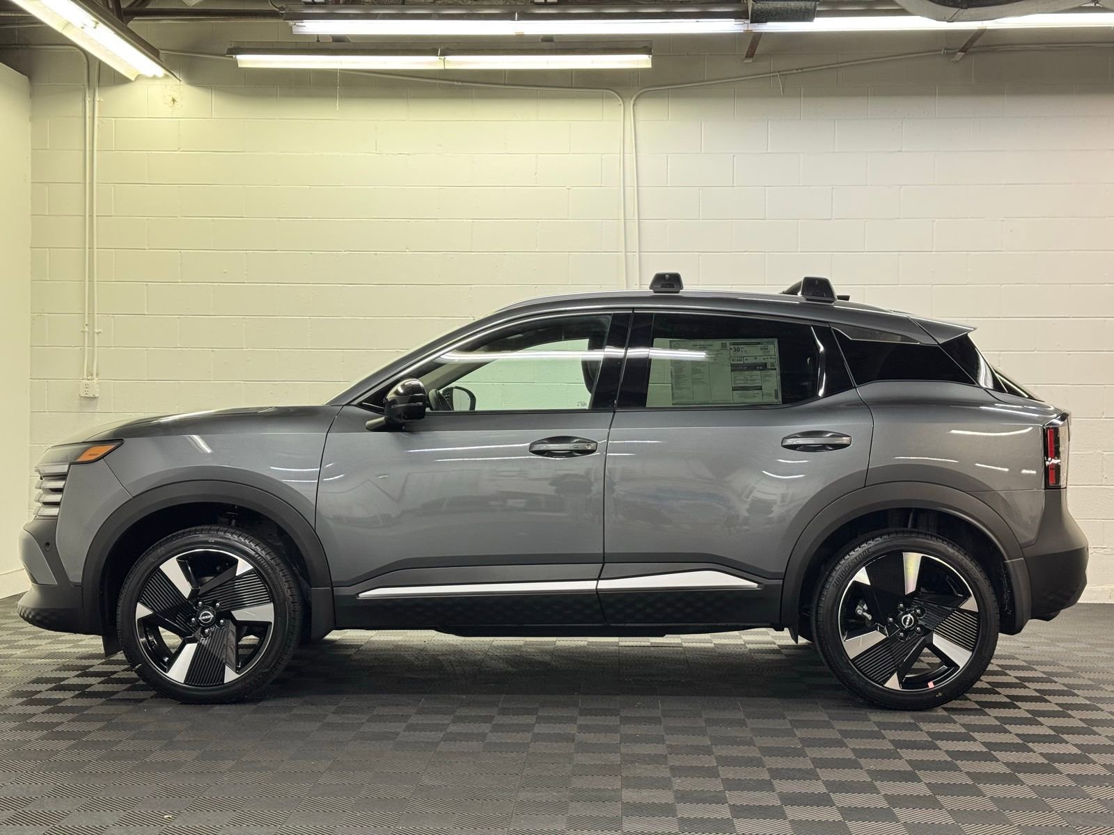 New 2026 Nissan Kicks SR w/ Cold Weather Package image 3