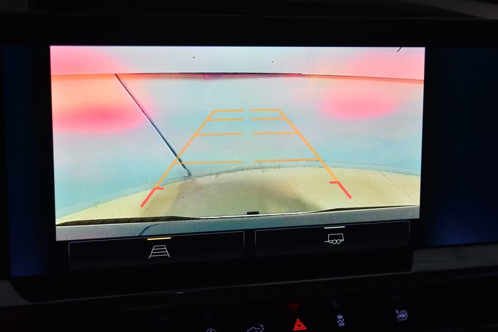 Used 2025 Chevrolet Silverado 1500 LT image 11