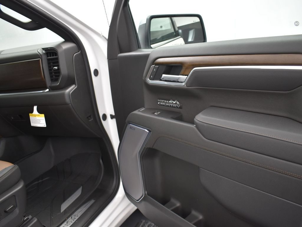 New 2025 Chevrolet Silverado 1500 High Country AWD/4WD image 26