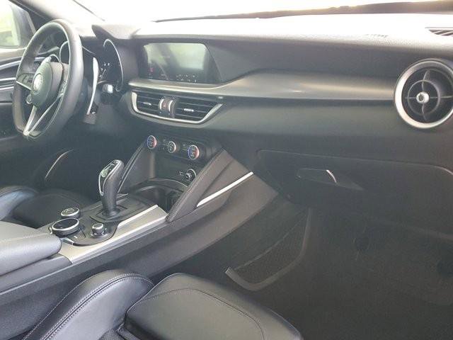 Used 2018 Alfa Romeo Stelvio Ti Sport image 12
