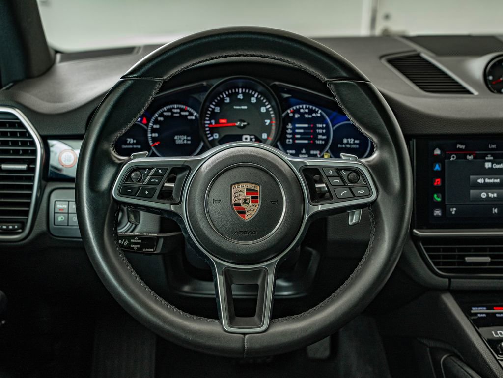 Certified 2023 Porsche Cayenne Platinum Edition image 30