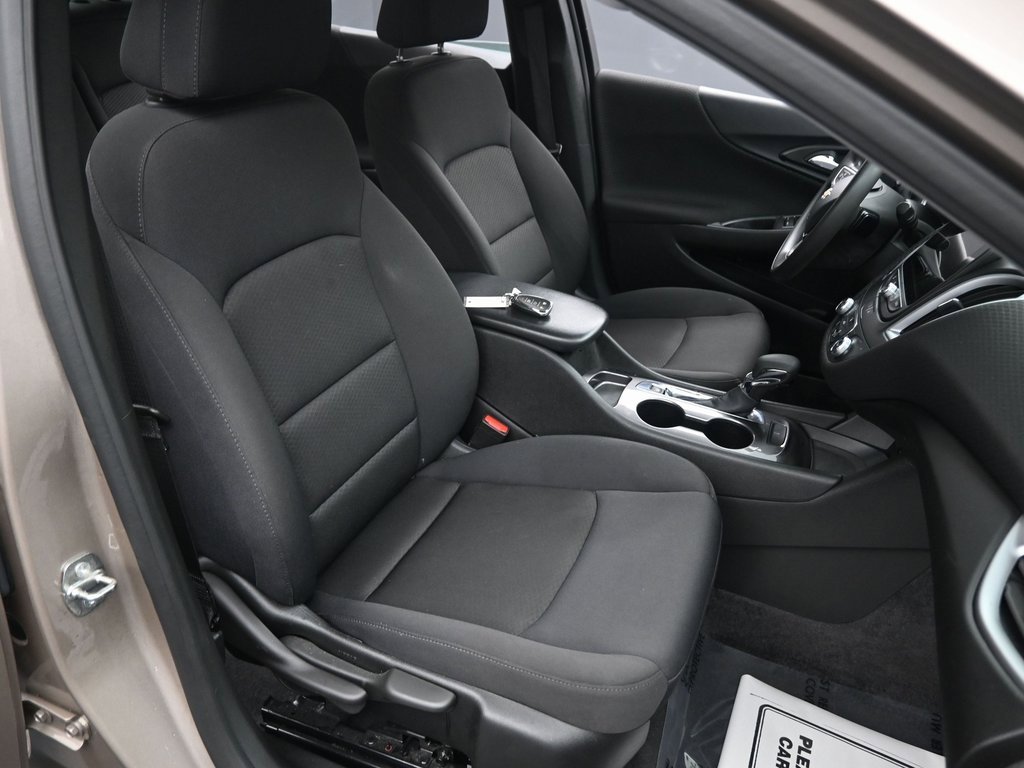 Used 2023 Chevrolet Malibu LS image 35