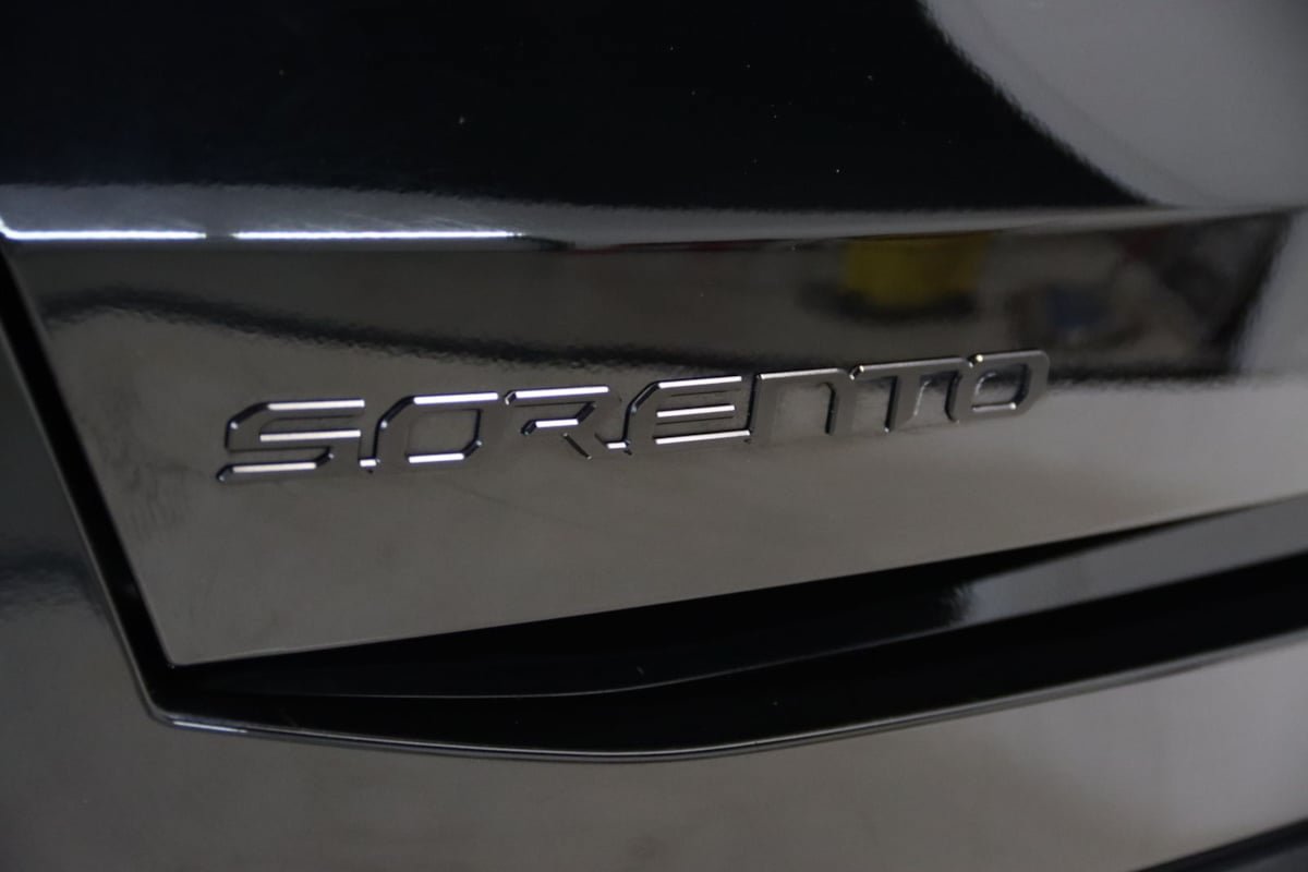 Used 2025 Kia Sorento SX AWD/4WD image 10