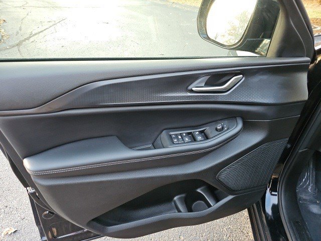 Used 2024 Jeep Grand Cherokee Altitude image 21