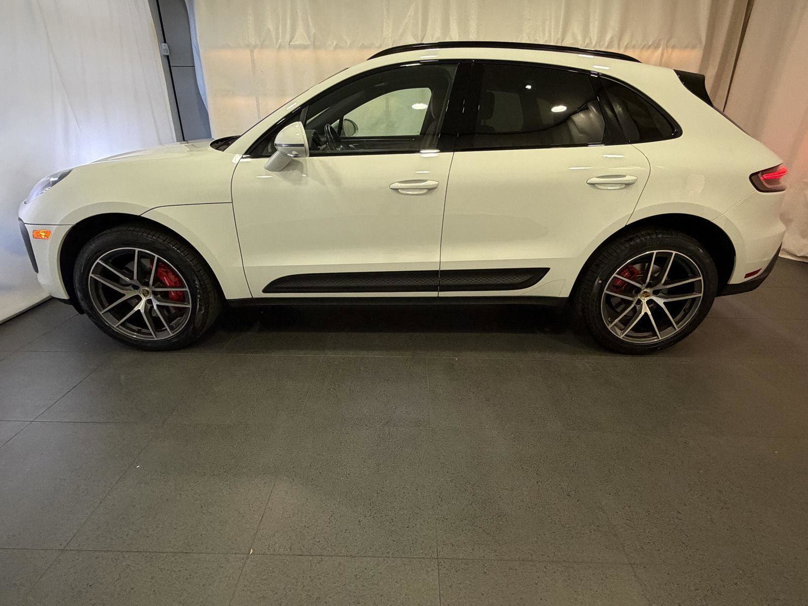 Certified 2023 Porsche Macan S image 2