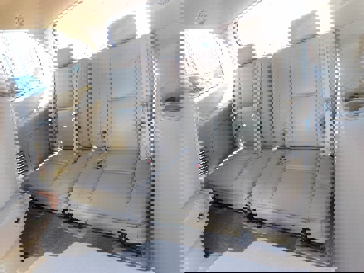 Used 2011 GMC Yukon Denali image 7