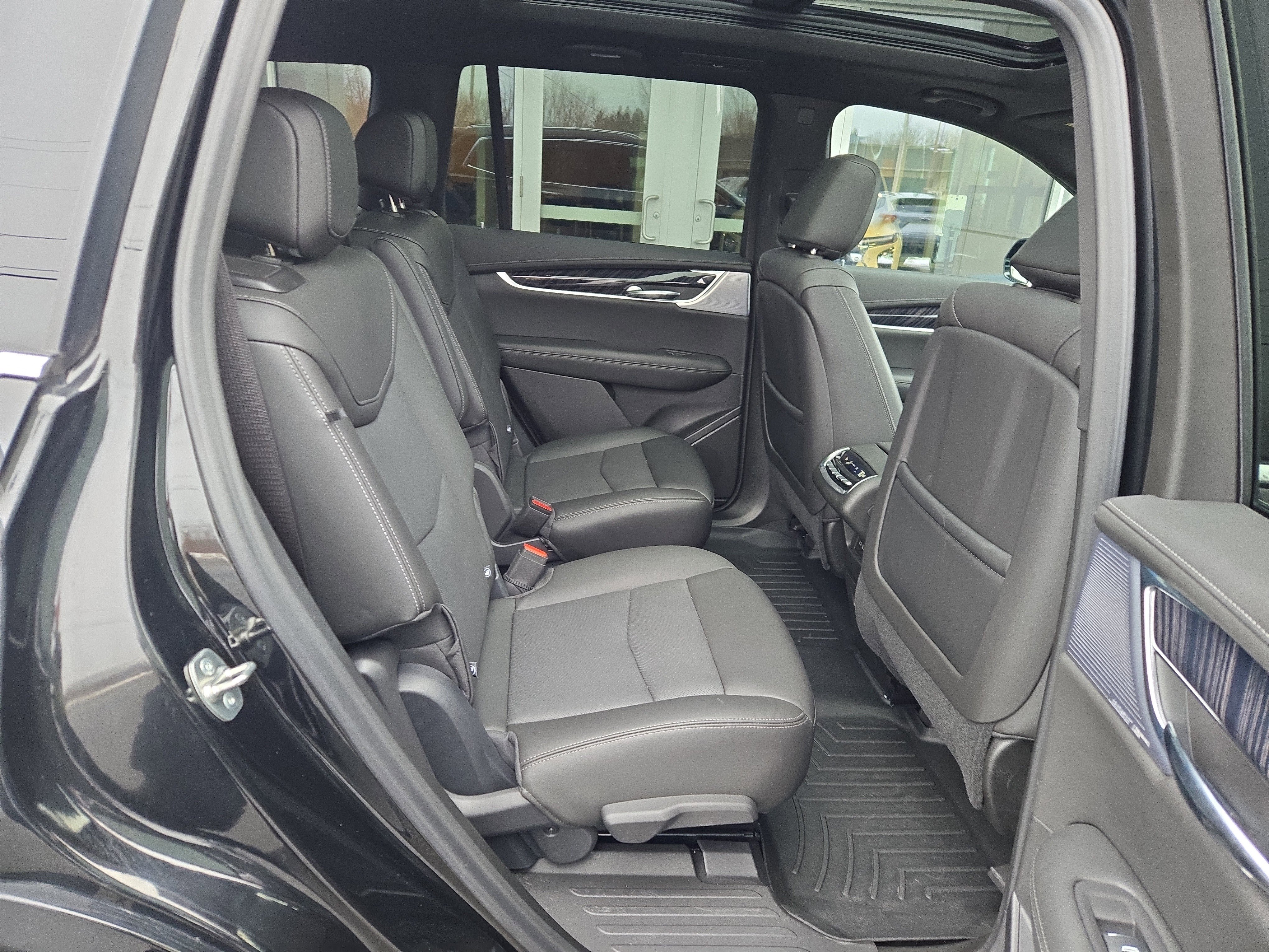 Certified 2024 Cadillac XT6 Premium Luxury image 17