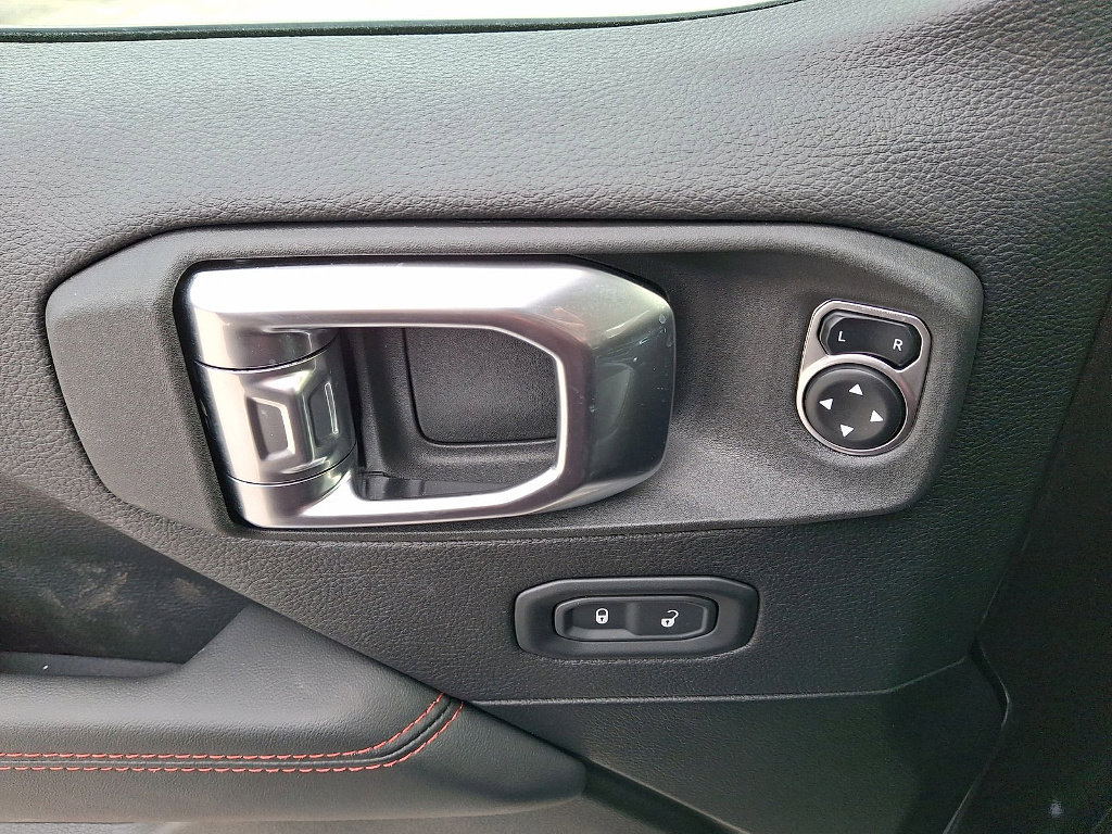 Used 2025 Jeep Wrangler Unlimited Rubicon w/ Safety Group image 10