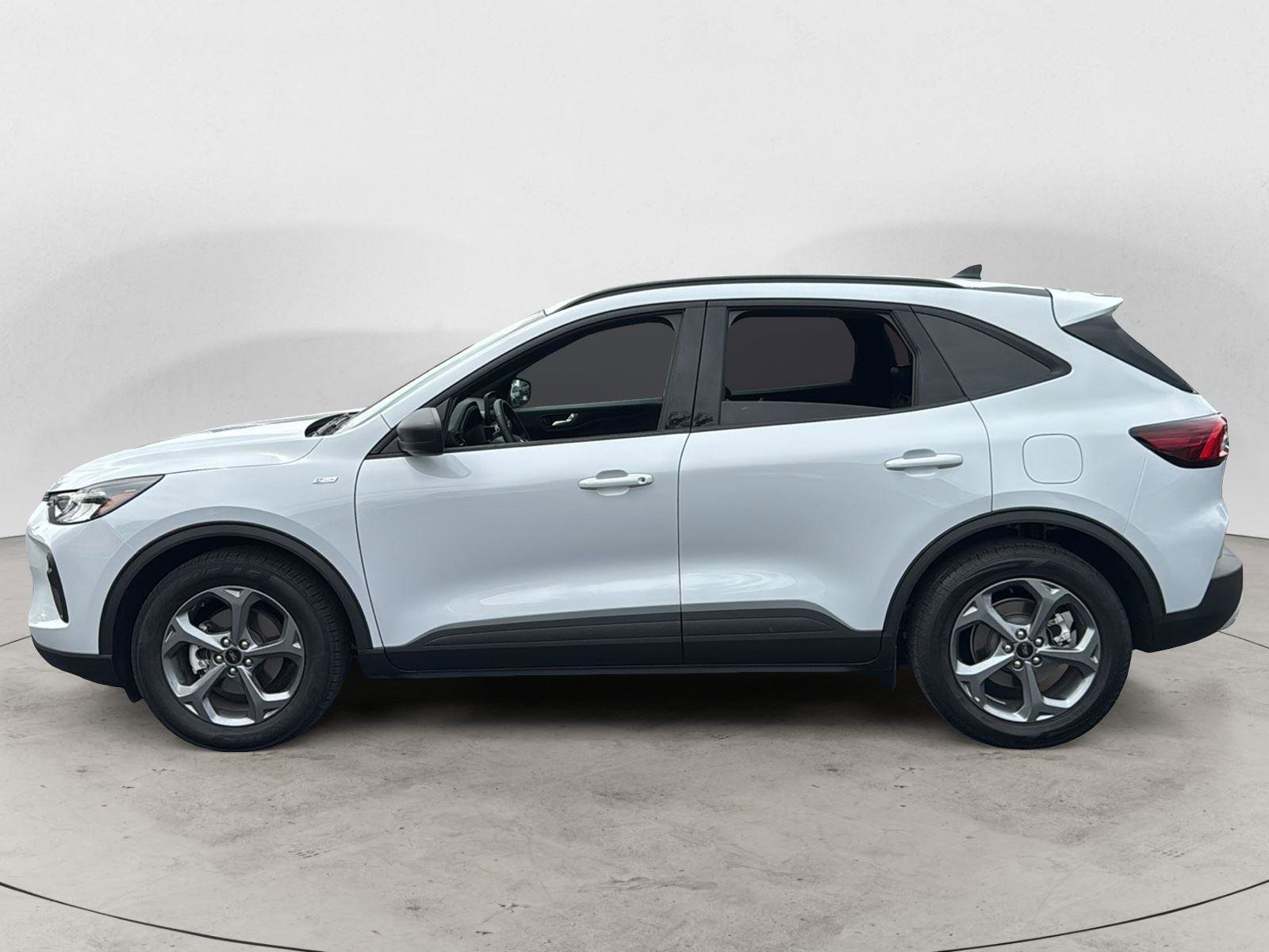 Used 2025 Ford Escape ST-Line FWD image 3