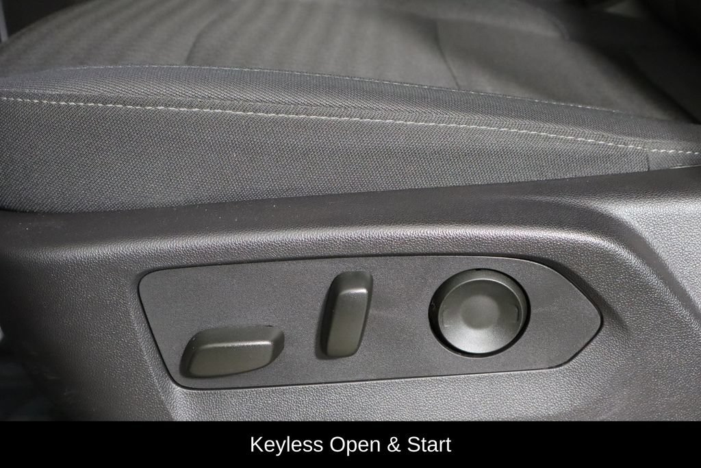 Used 2024 Chevrolet Silverado 1500 LT AWD/4WD image 16
