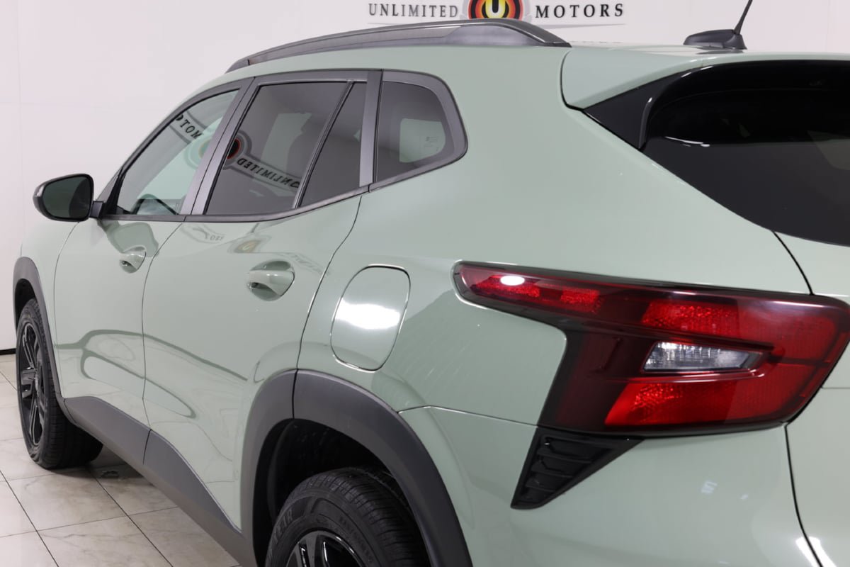Used 2024 Chevrolet Trax ACTIV FWD image 45
