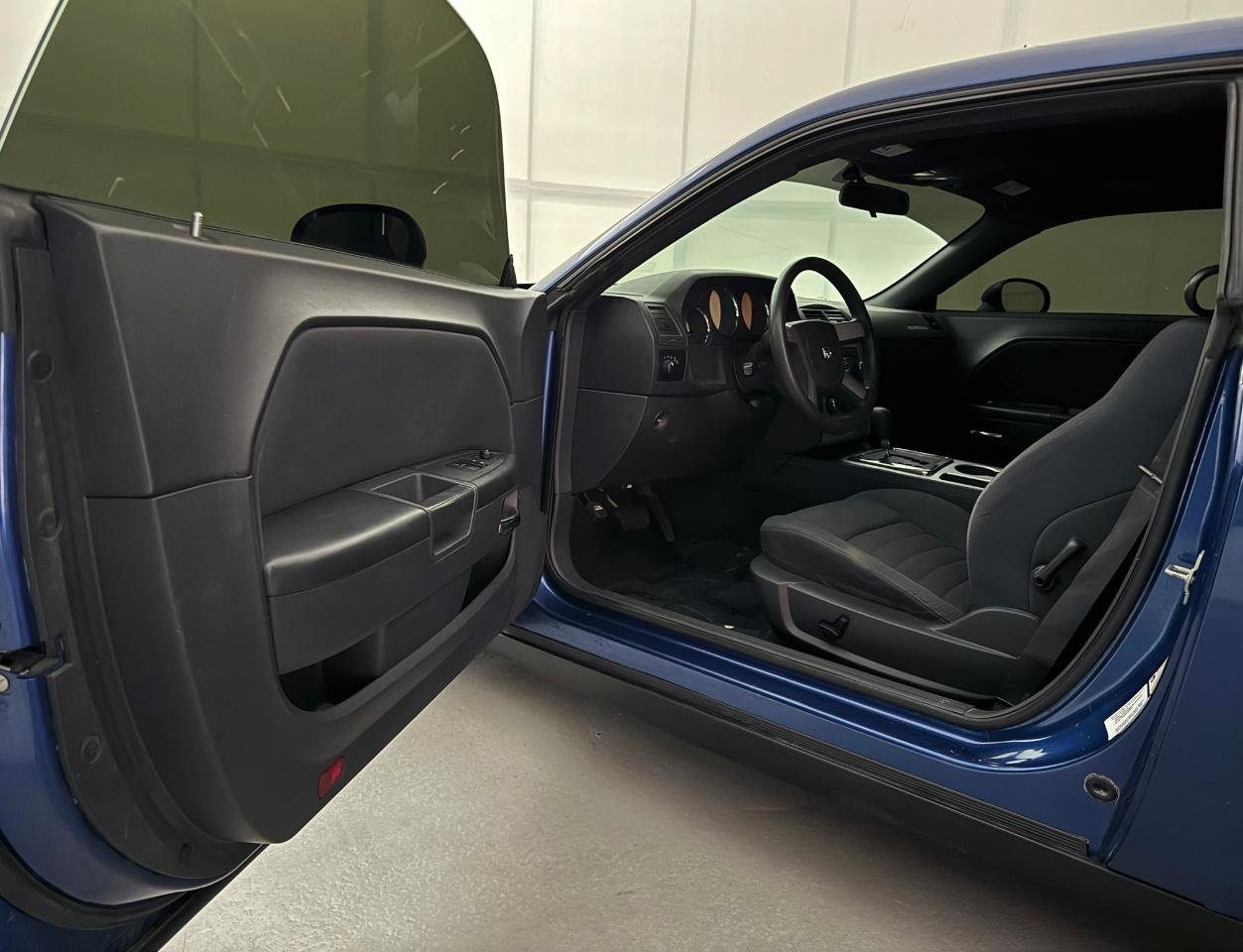 Used 2010 Dodge Challenger SE image 16