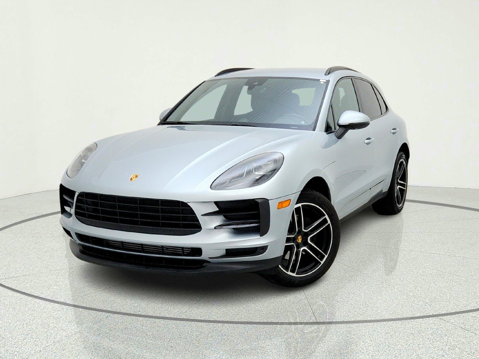 Used 2019 Porsche Macan AWD/4WD image 2