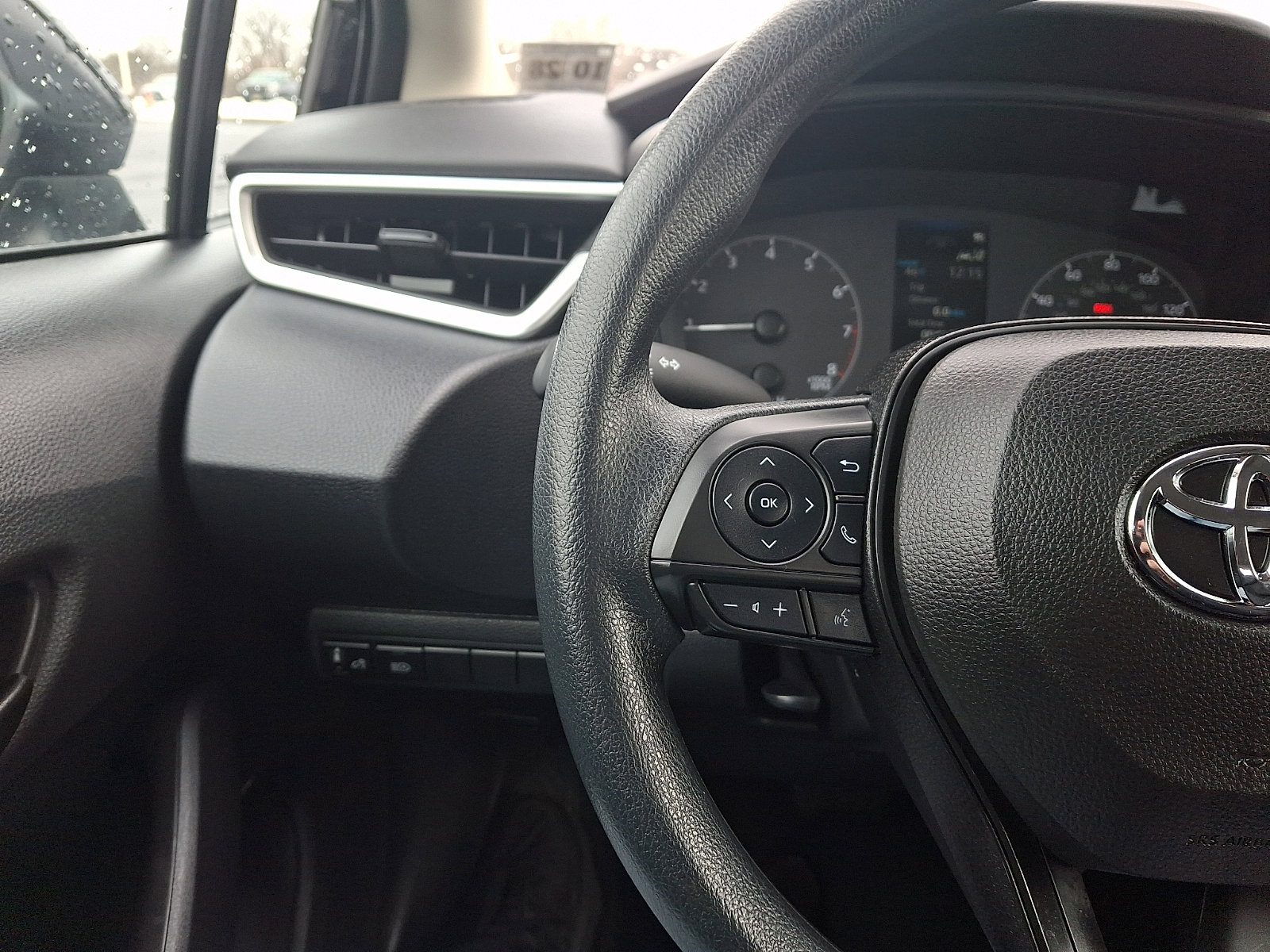 Used 2024 Toyota Corolla LE image 20