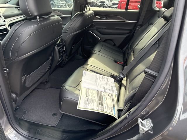 New 2026 Jeep Grand Cherokee Limited w/ Limited Altitude Package AWD/4WD image 19