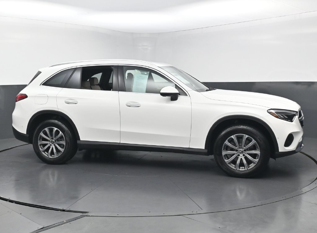Used 2025 Mercedes-Benz GLC 300 4MATIC image 6