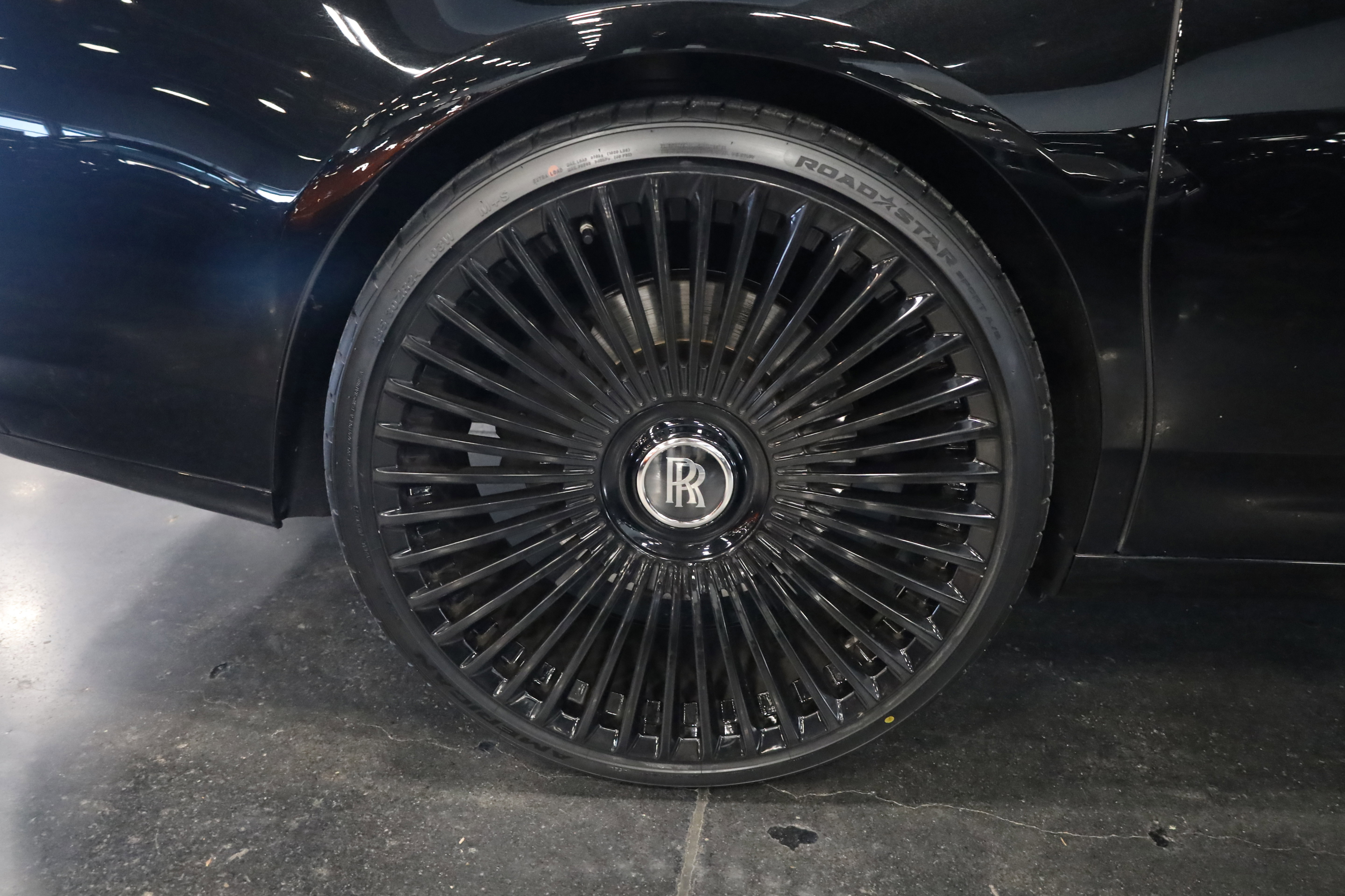 Used 2017 Rolls-Royce Ghost image 11