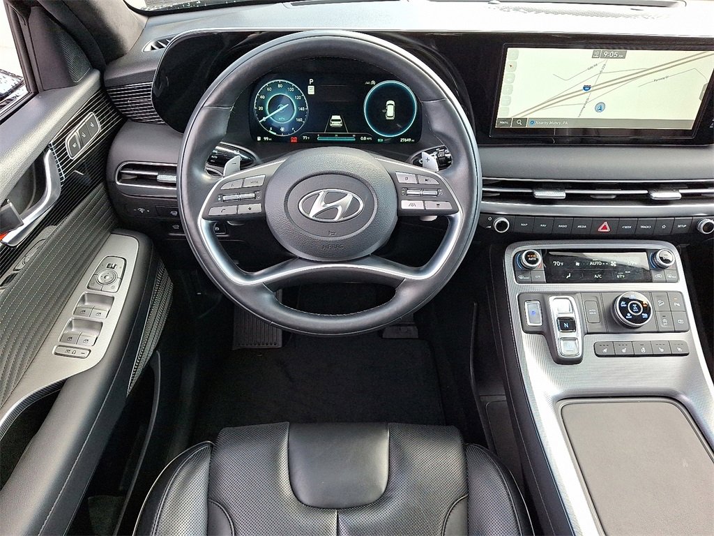 Used 2023 Hyundai Palisade Calligraphy image 2